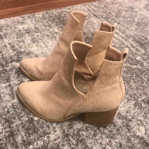 Booties - Picture 4 of 4